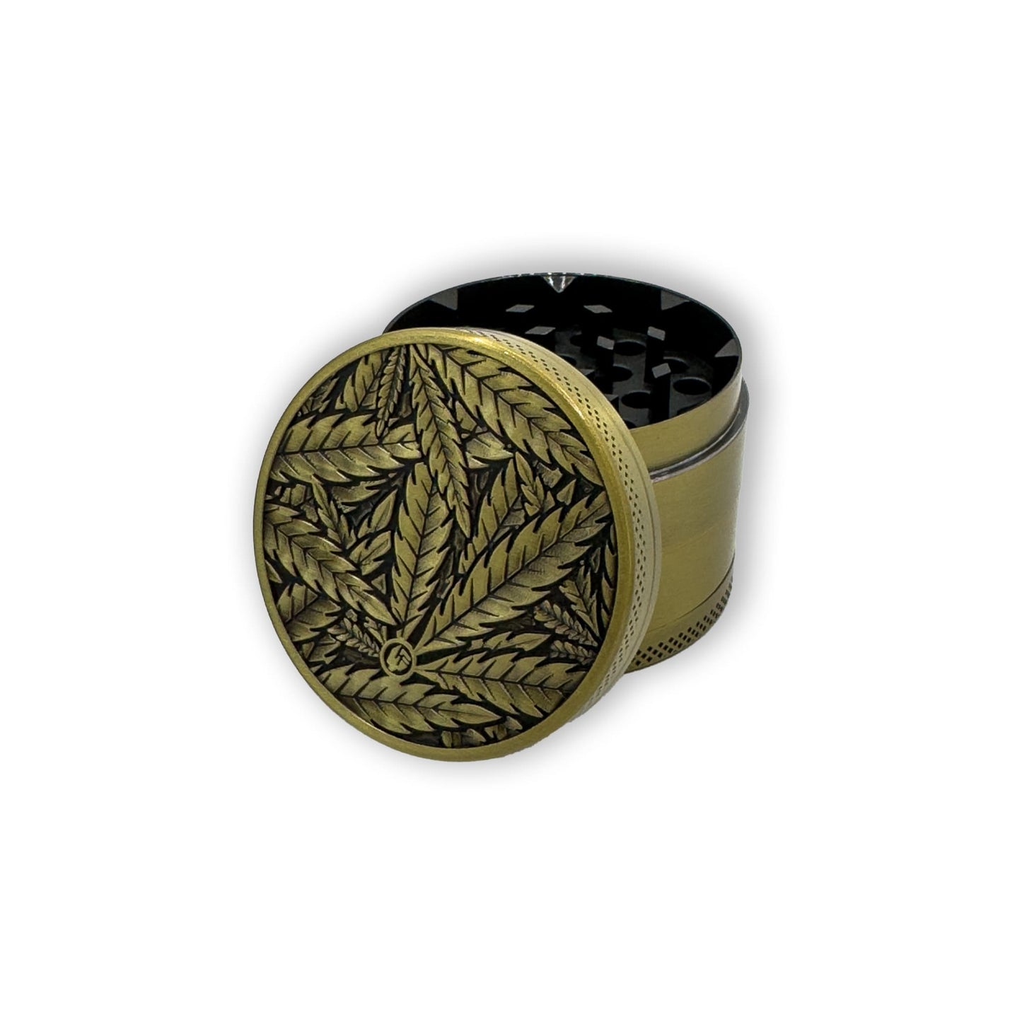 Gold Leaves Grinder Vorderansicht - 50mm Metallgrinder in Gold mit Cannabisblättern