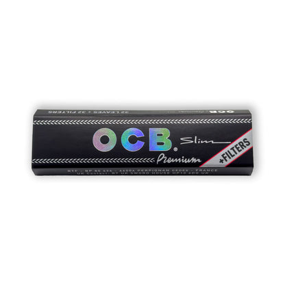 Nahaufnahme der ultradünnen King Size Slim Papers von OCB mit Filter Tips